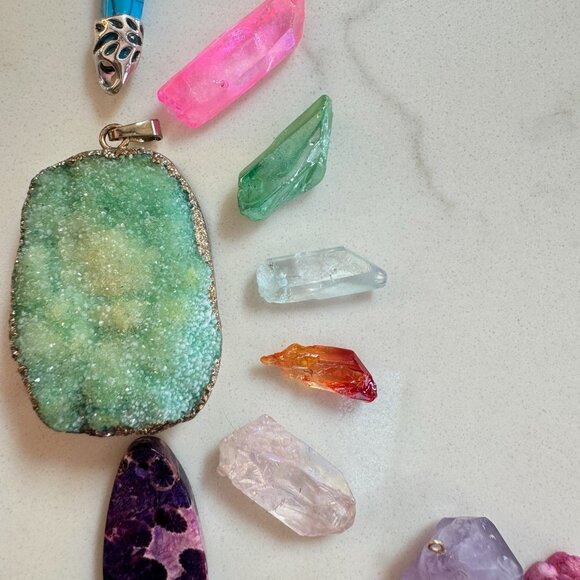 Crystal Druzy and Gemstone Pendant Lot - Picture 5 of 14